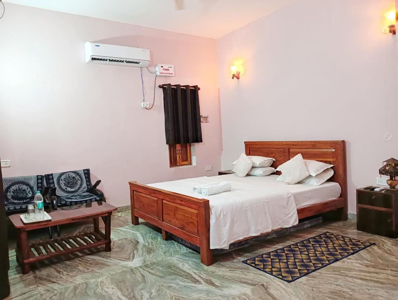 Sadhna Sadan Homestay Panna Madla Esterno foto
